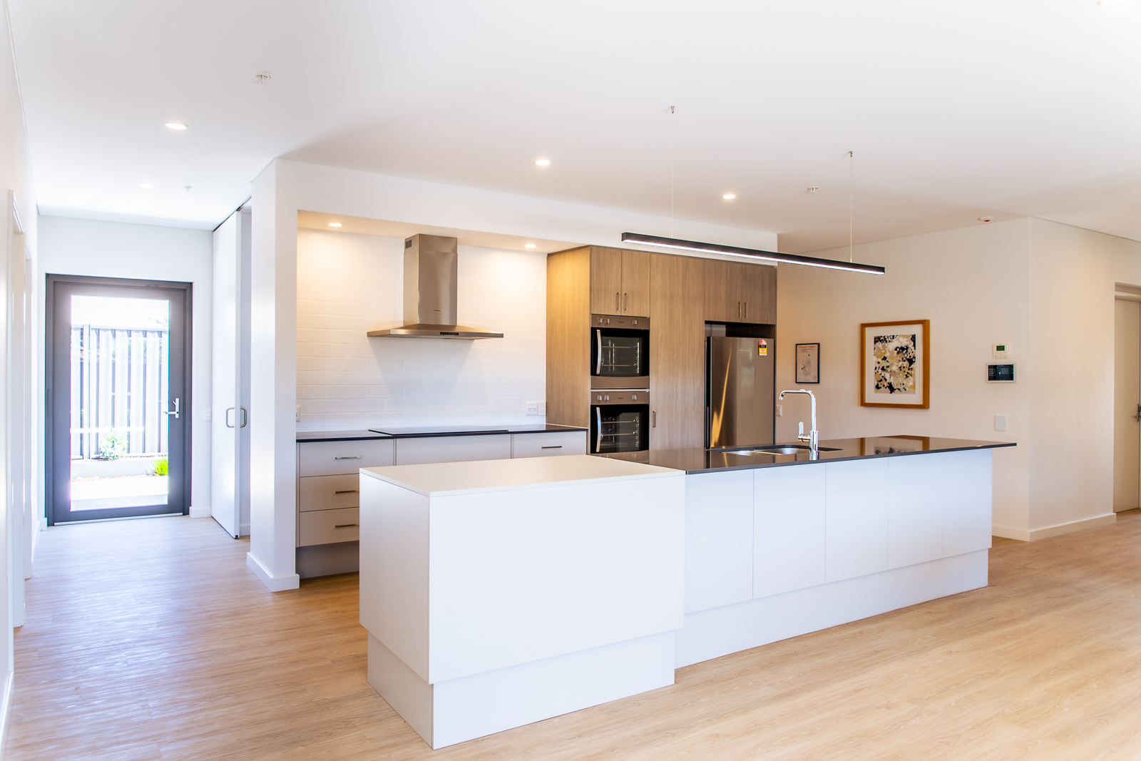 Clever Design in Coastal Location - 3 bed home plus 2-bed villa Disability Accommodation — Home image 3