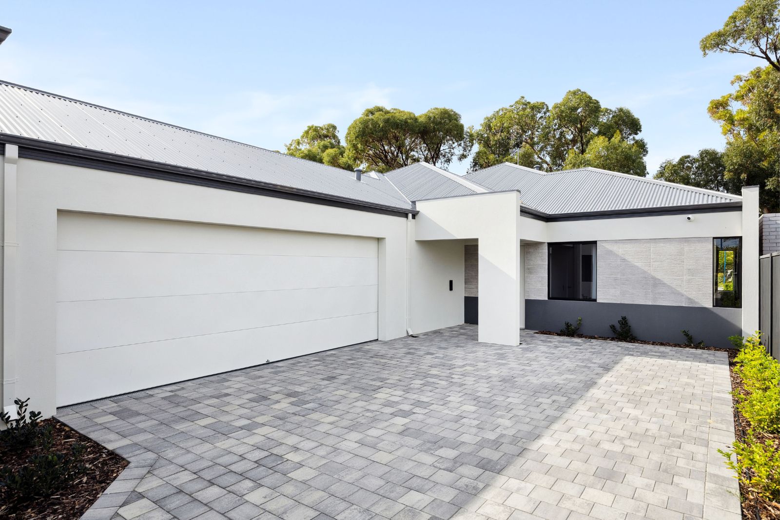 Clever Design in Coastal Location - 3 bed home plus 2-bed villa Disability Accommodation — Home image 5
