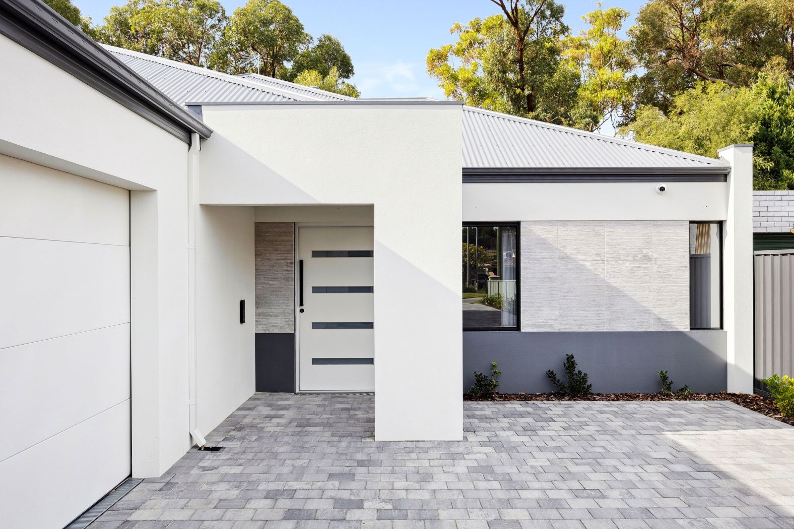 Clever Design in Coastal Location - 3 bed home plus 2-bed villa Disability Accommodation — Home image 6
