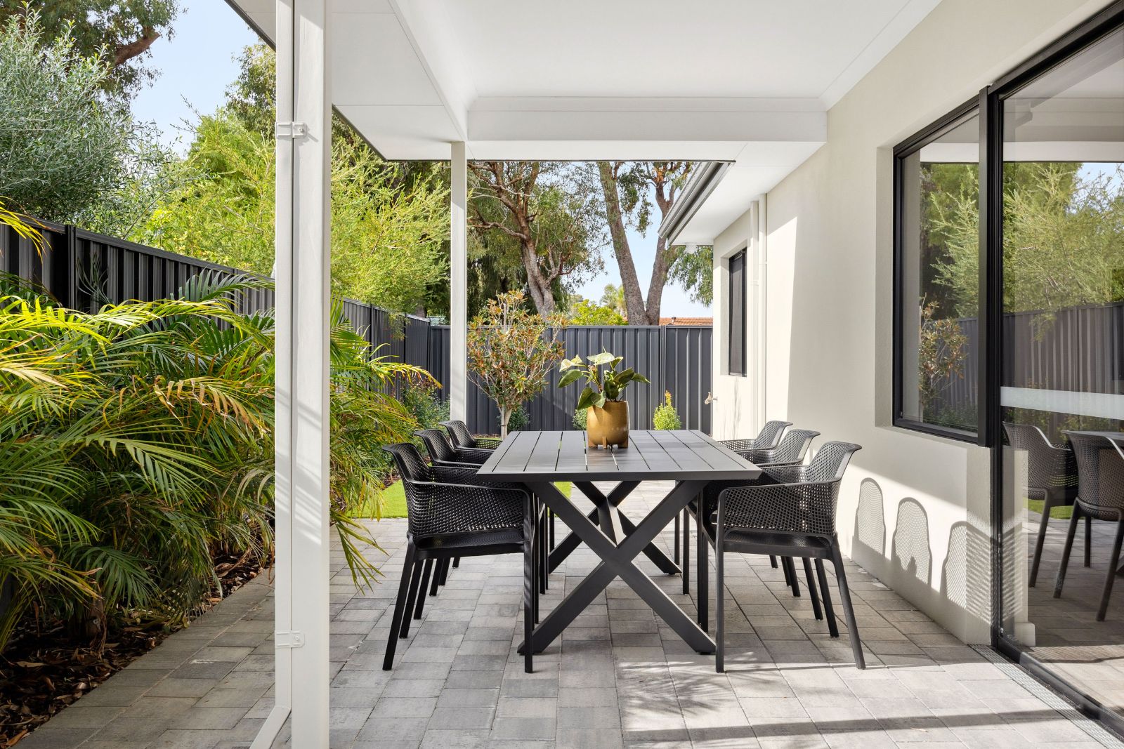 Clever Design in Coastal Location - 3 bed home plus 2-bed villa Disability Accommodation — Home image 7