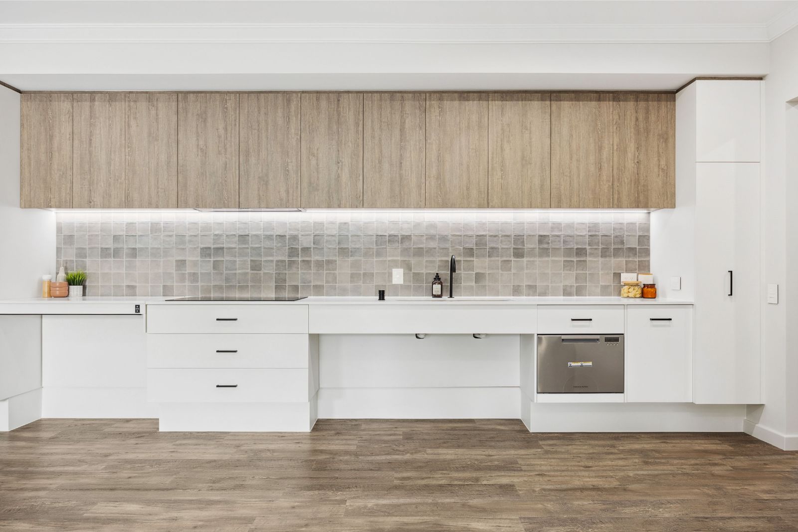 Clever Design in Coastal Location - 3 bed home plus 2-bed villa Disability Accommodation — Home image 15