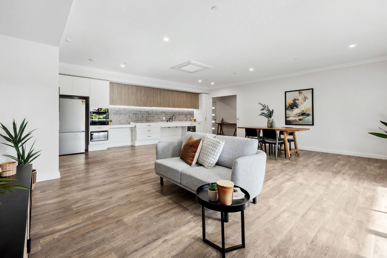 Clever Design in Coastal Location - 3 bed home plus 2-bed villa Disability Accommodation — Home image 18