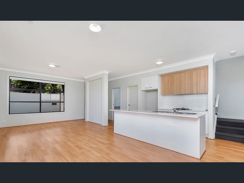Modern Townhouse in a nest — Home image 7