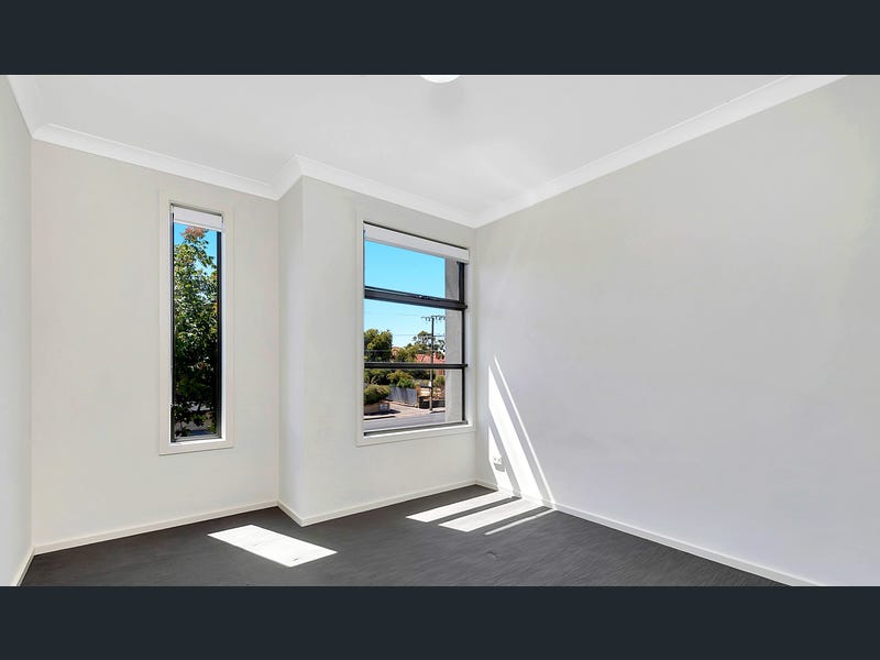 Modern Townhouse in a nest — Home image 8