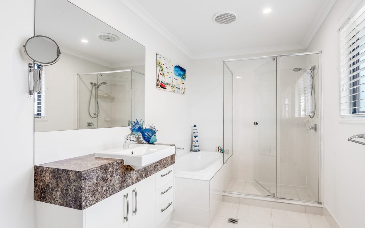 Beautiful SIL MTA ILO STA just 200m from Suttons Beach — Home image 2