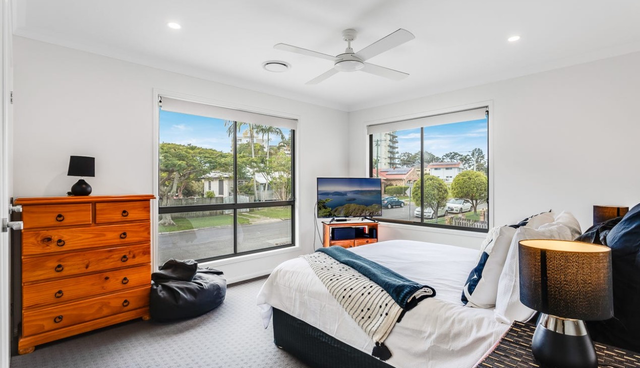 Beautiful SIL MTA ILO STA just 200m from Suttons Beach — Home image 16