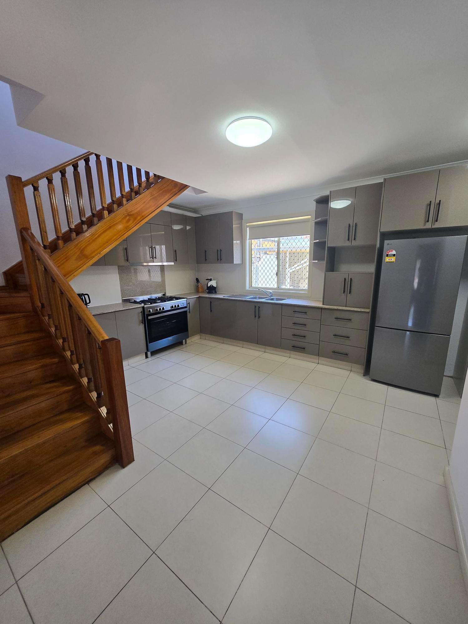 ROZELLE - NO SIL FUNDING REQUIRED - low cost accommodation with drop in supports — Home image 2