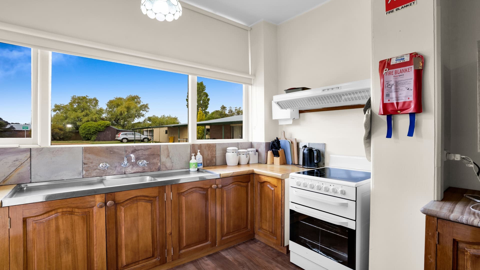 Charming heritage home with 24/7 supported independent living in the Oatlands, Tasmania, countryside — Home image 4