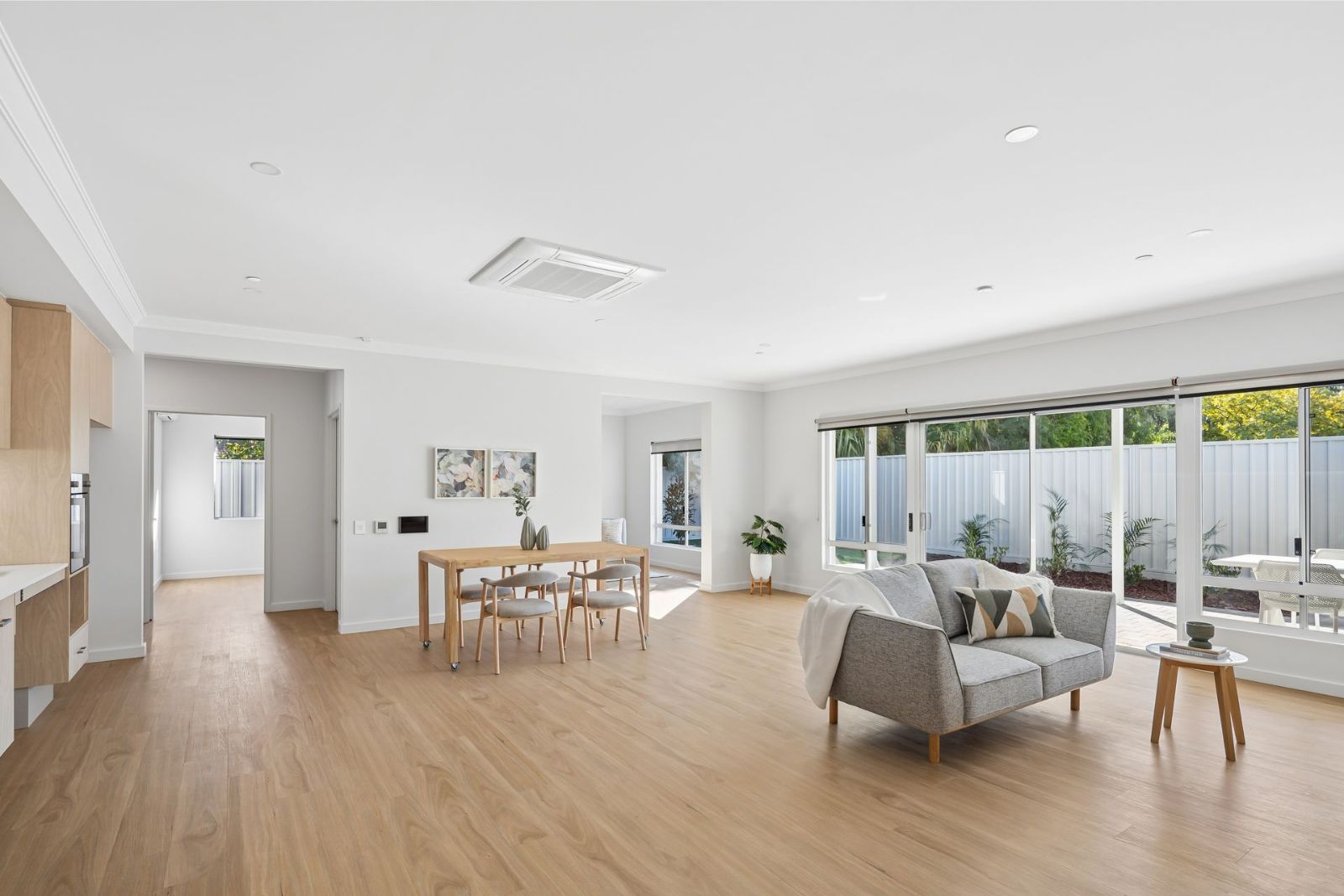 Ultimate Convenience in this 3-Bedroom Home for Sharing PLUS a separate 2-bedroom Villa for 1. Disability Accommodation — Home image 4