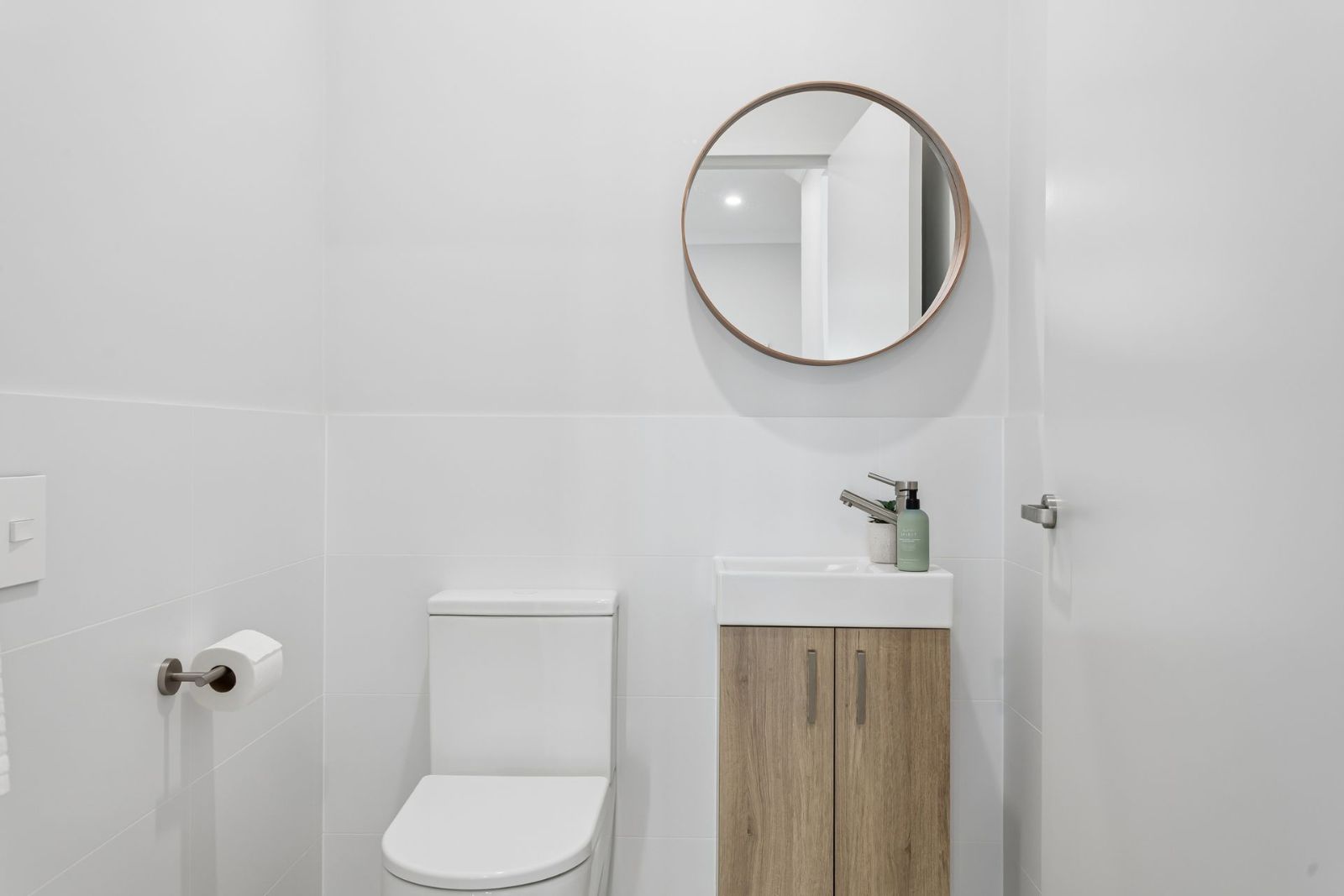Ultimate Convenience in this 3-Bedroom Home for Sharing PLUS a separate 2-bedroom Villa for 1. Disability Accommodation — Home image 9