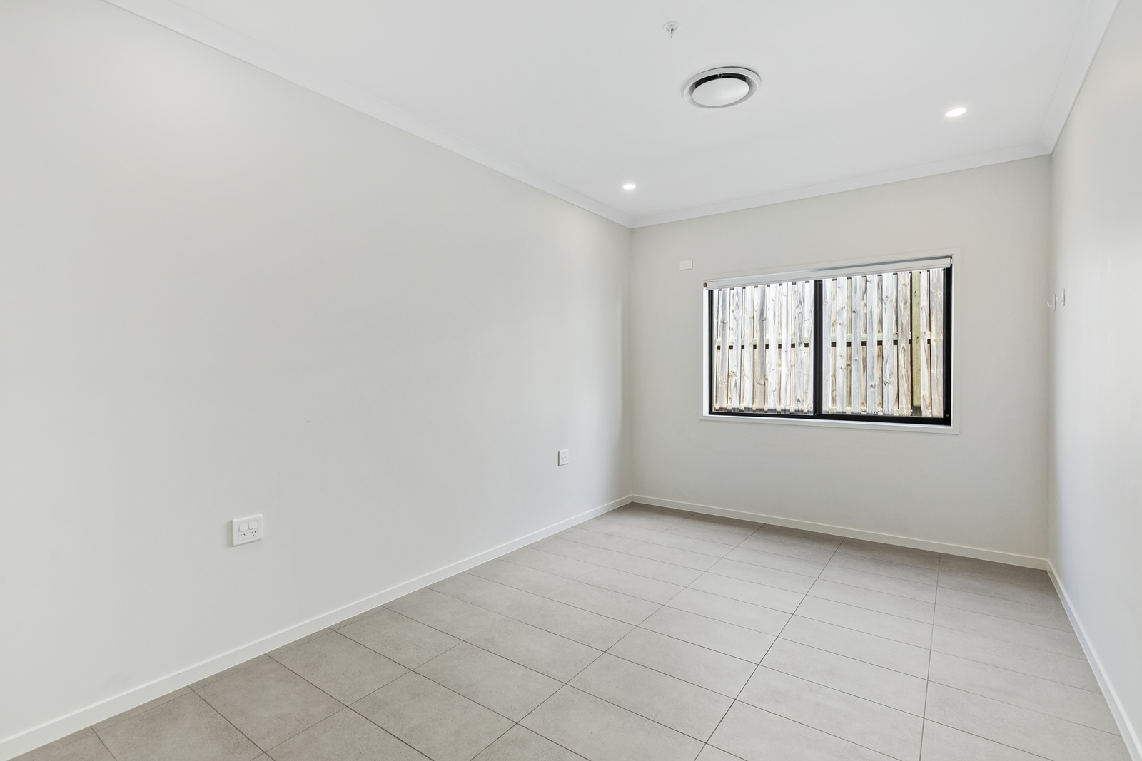 MODERN - 2 Bed High Physical Support + OOA. Located at Narangba — Home image 6