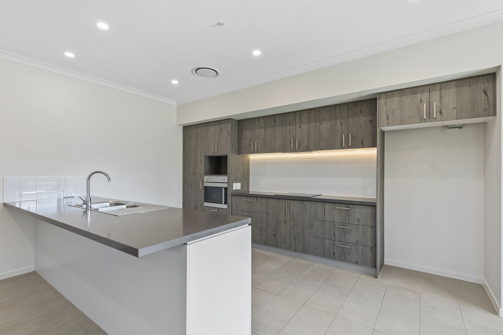 MODERN - 2 Bed High Physical Support + OOA. Located at Narangba — Home image 8