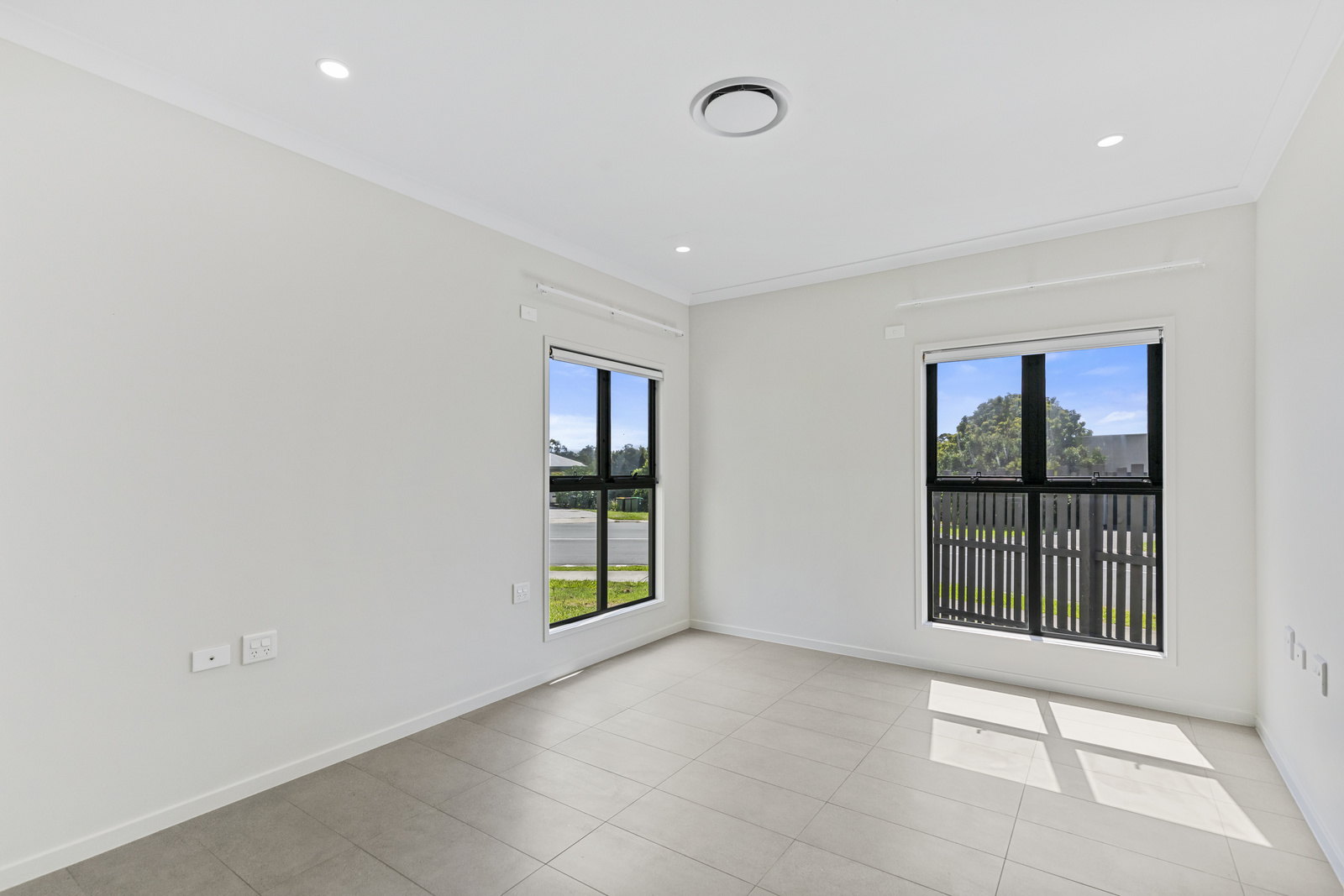 MODERN - 2 Bed High Physical Support + OOA. Located at Narangba — Home image 9