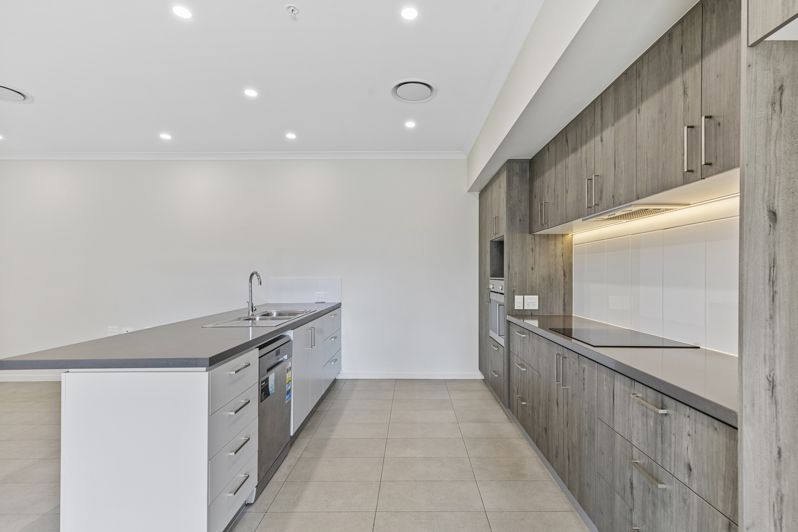 MODERN - 2 Bed High Physical Support + OOA. Located at Narangba — Home image 12