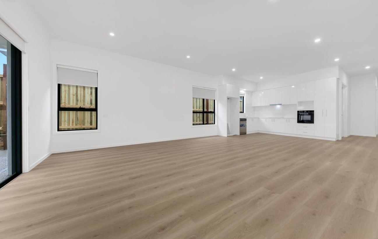 CRAIGIEBURN - 2 + OOA Room! — Home image 4