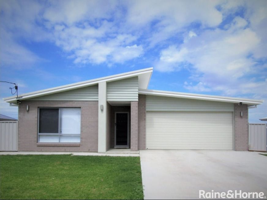 Modern SIL Home in Moree — Home image 4