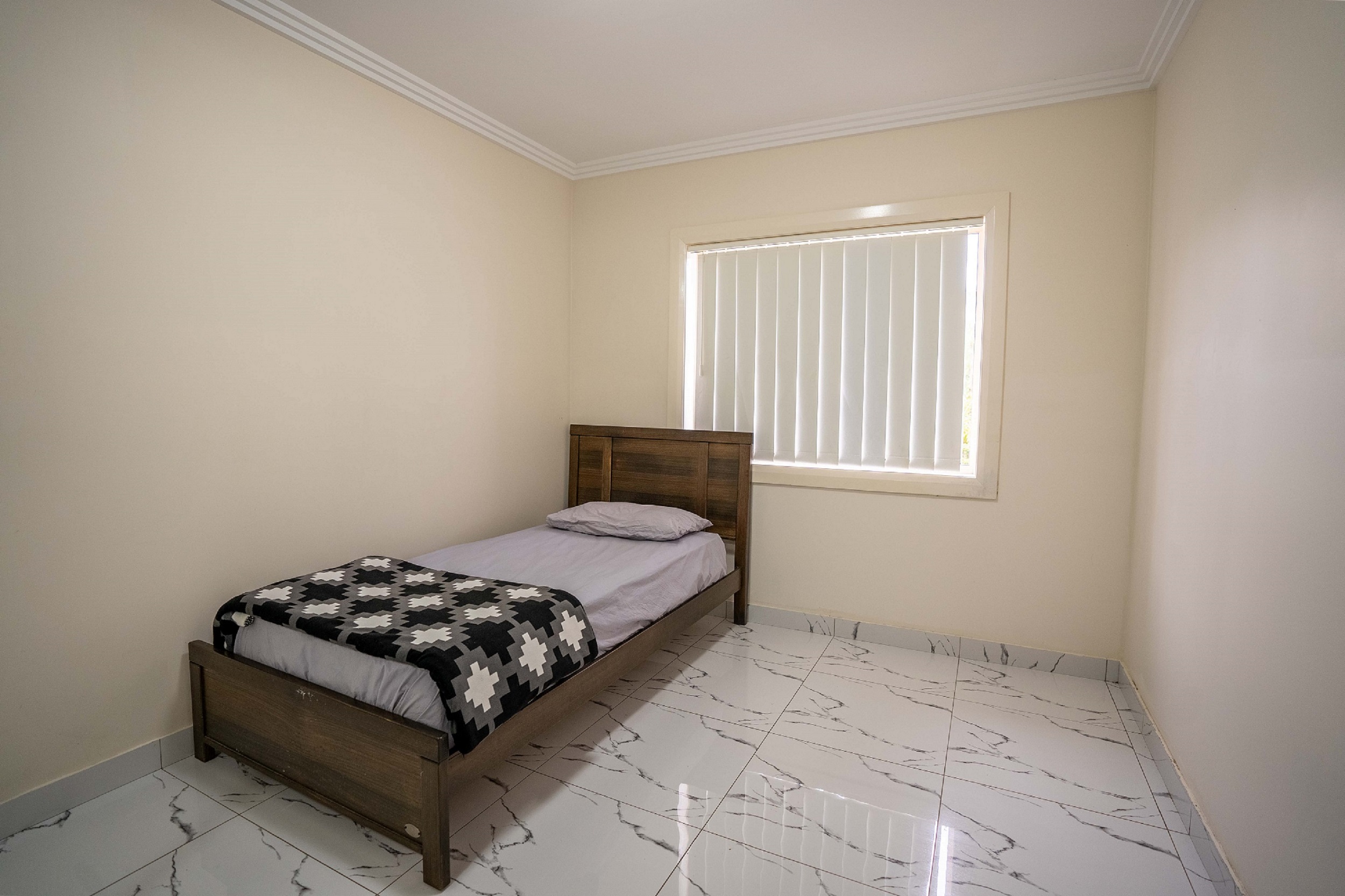 Modern townhouse in Yagoona — Home image 3