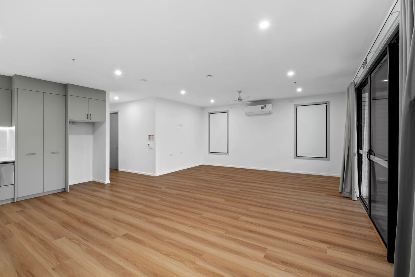 Large & Luxe HPS Living — Boondall, QLD — Home image 3