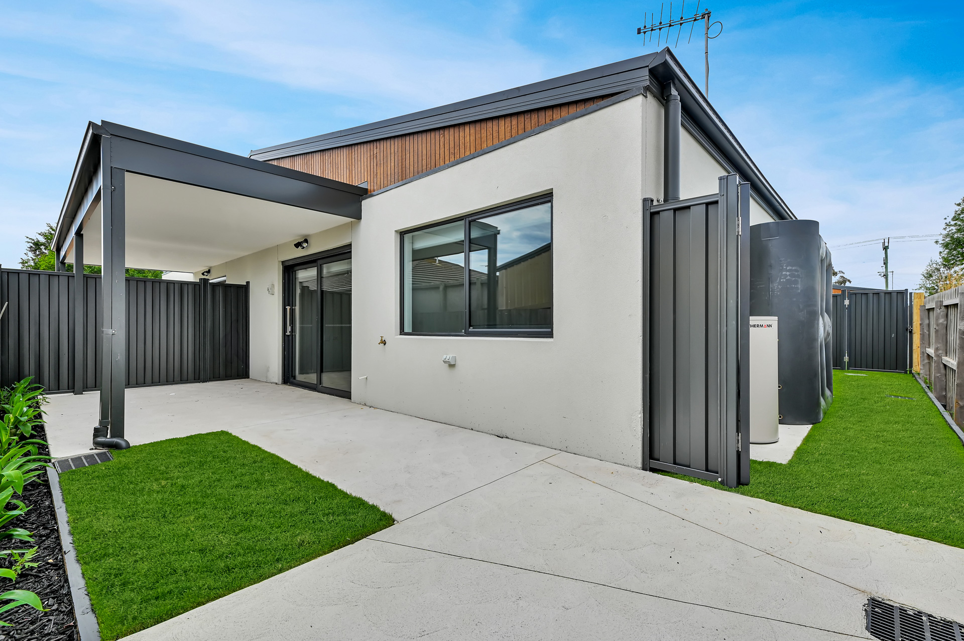 Avail. Now - 2 Bedroom Units HPS, Live in by yourself and choose your care team — Home image 3