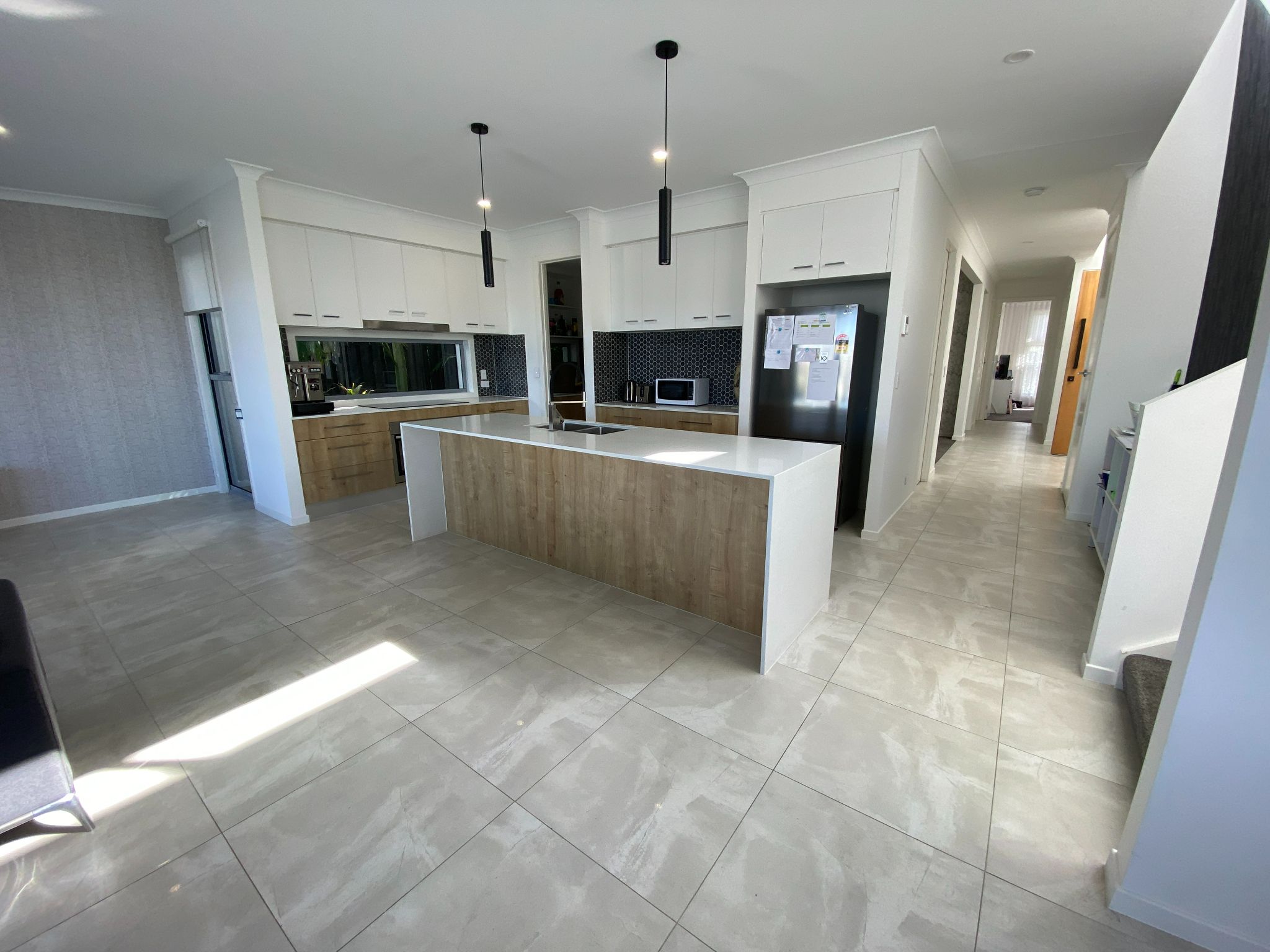 Hope Island - Beautiful 5 Bedroom House — Home image 2