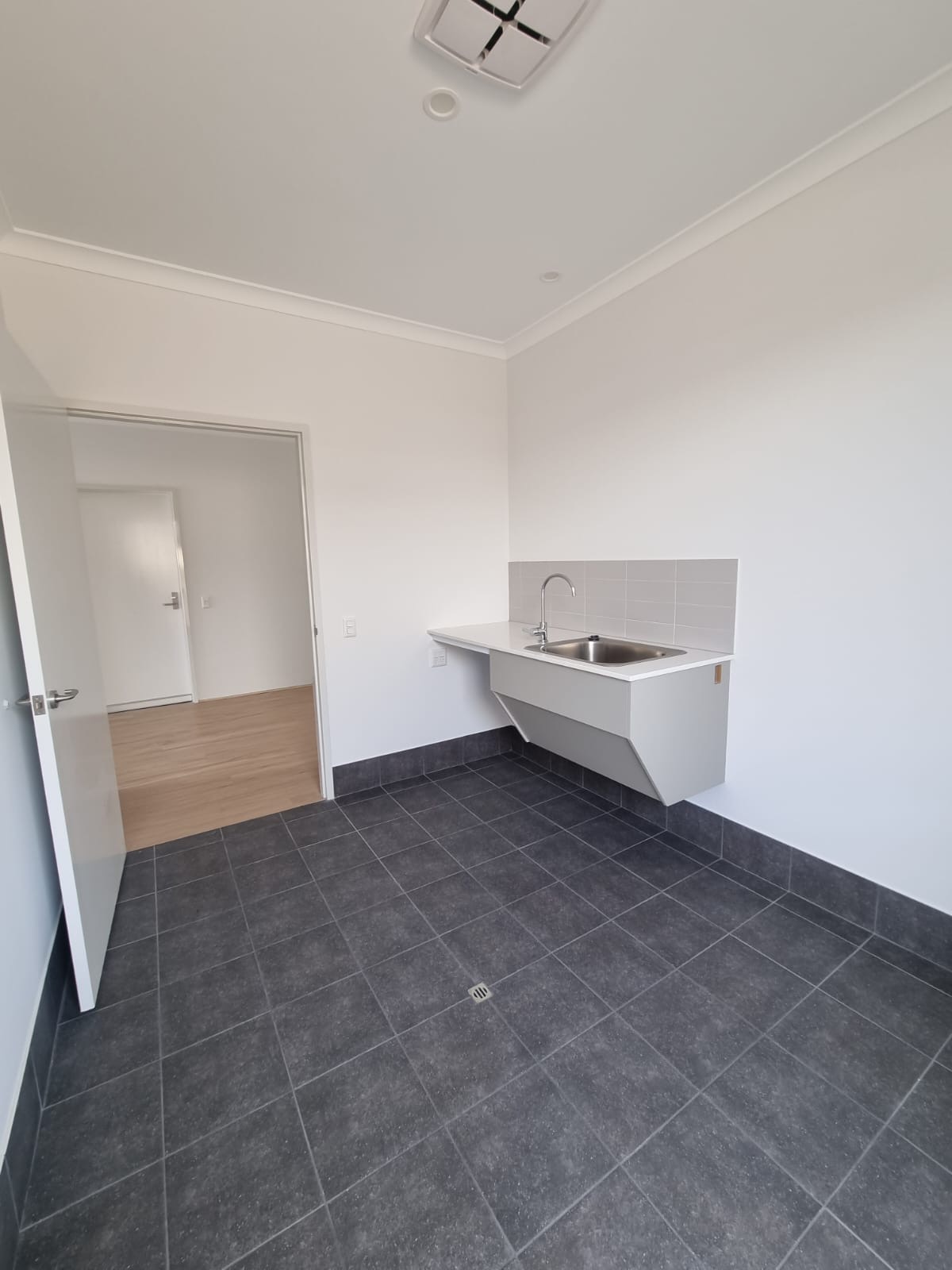 Millbridge 3 Bed HPS Home - Modern Design & New Build — Home image 10