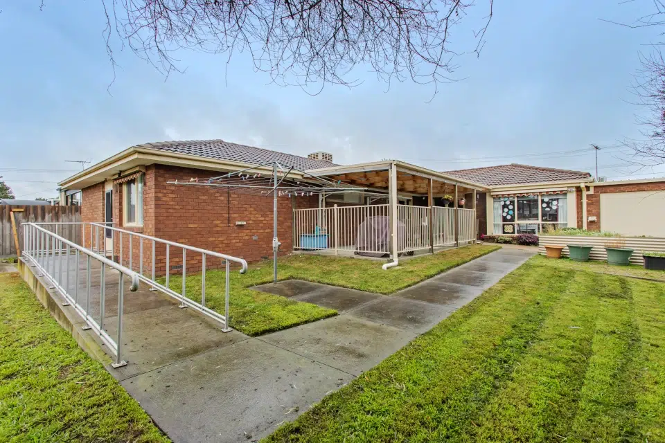 Carrum Downs: Basic house — Home image 3