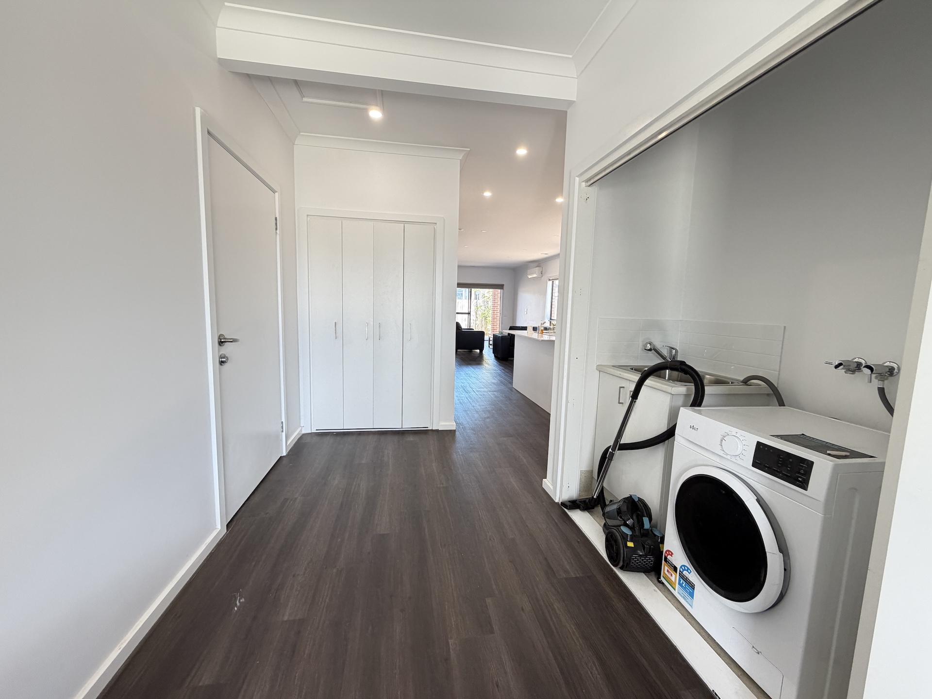 Prime Cranbourne East Robust SDA Home – Shops, Healthcare & Community Nearby — Home image 9