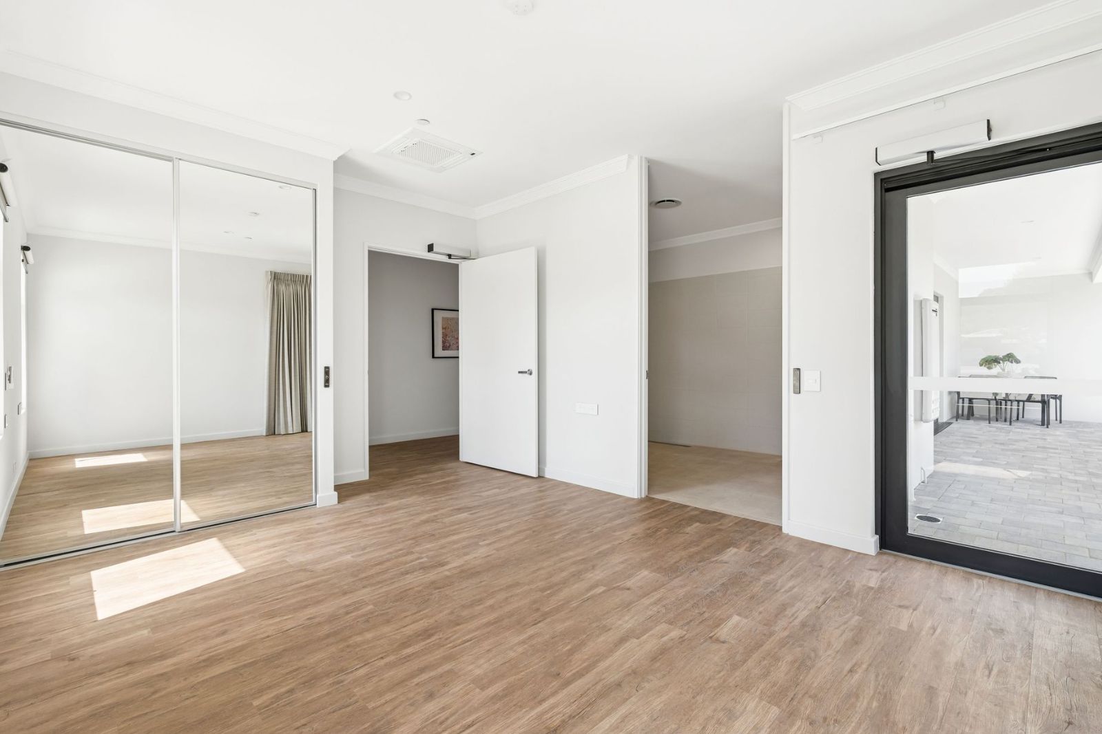 Clever Design for More Privacy: 2-Bedroom Duplex style home for sharing (x2) Disability Accommodation — Home image 14