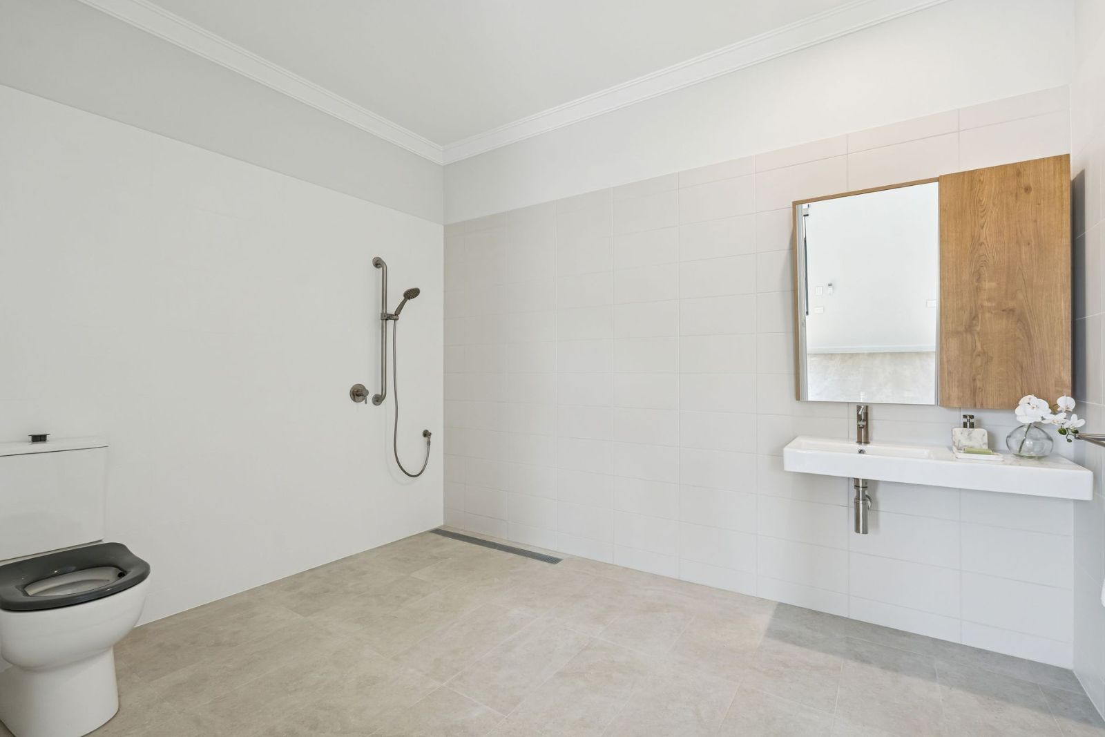 Clever Design for More Privacy: 2-Bedroom Duplex style home for sharing (x2) Disability Accommodation — Home image 16