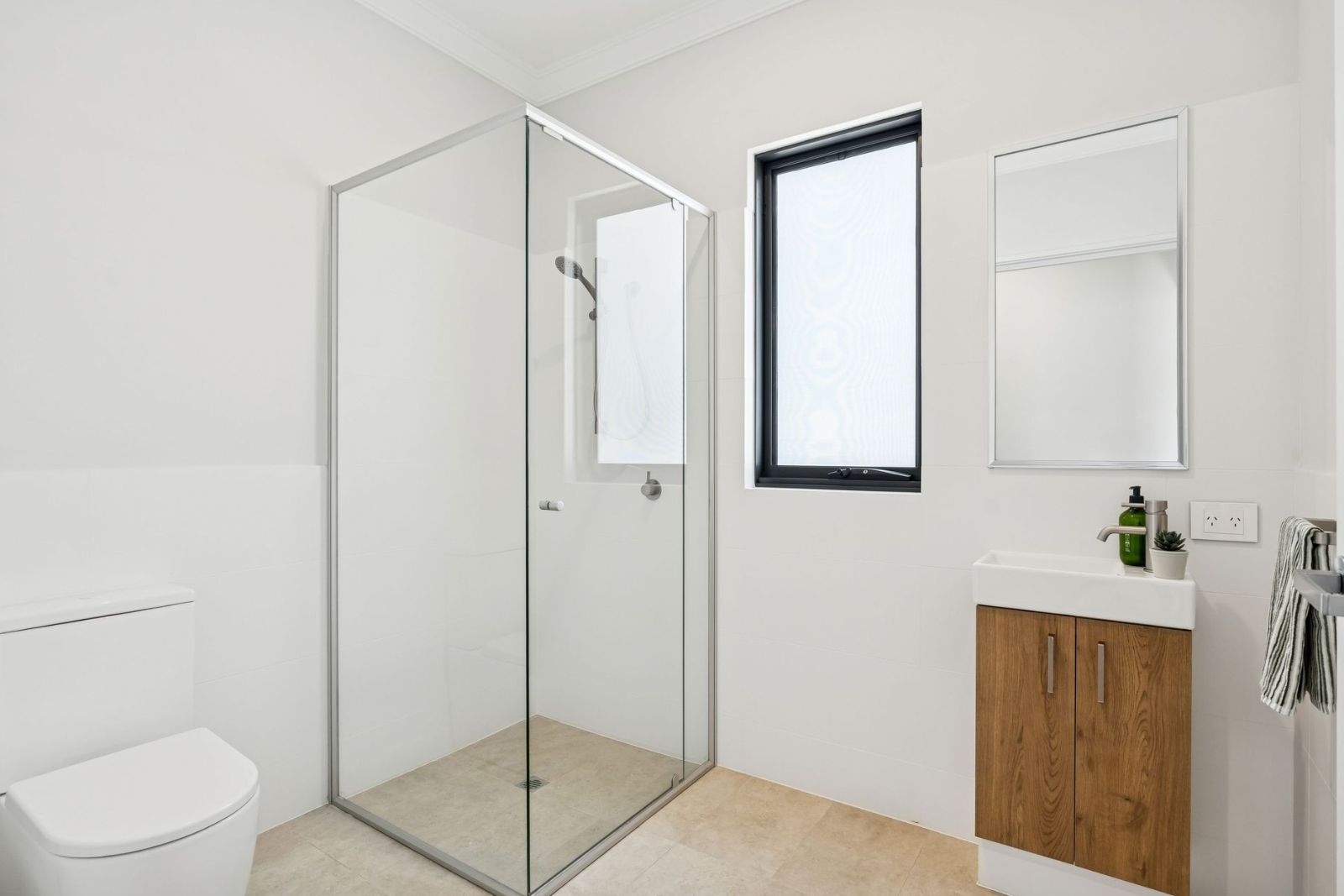 Clever Design for More Privacy: 2-Bedroom Duplex style home for sharing (x2) Disability Accommodation — Home image 19