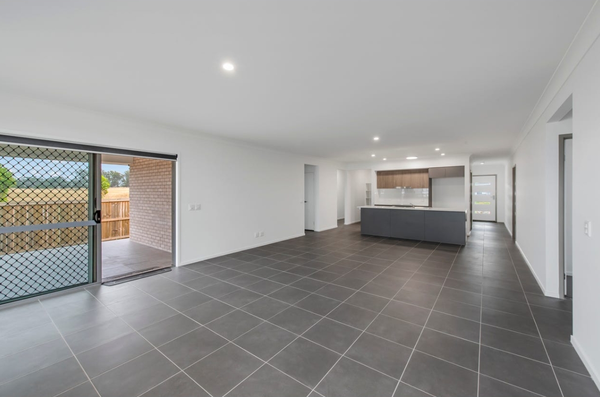 Gleneagle, Beaudesert Qld - Improved Livability House — Home image 12