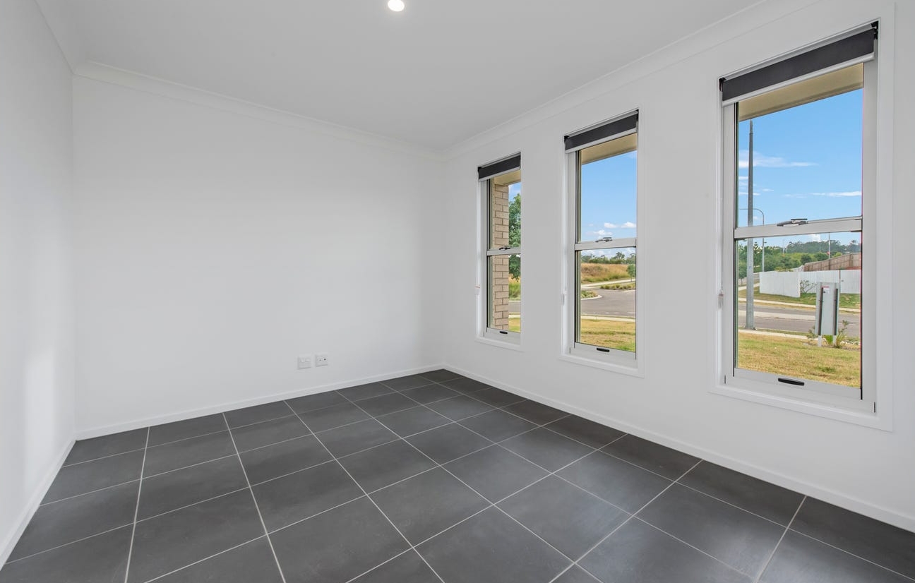 Gleneagle, Beaudesert Qld - Improved Livability House — Home image 14