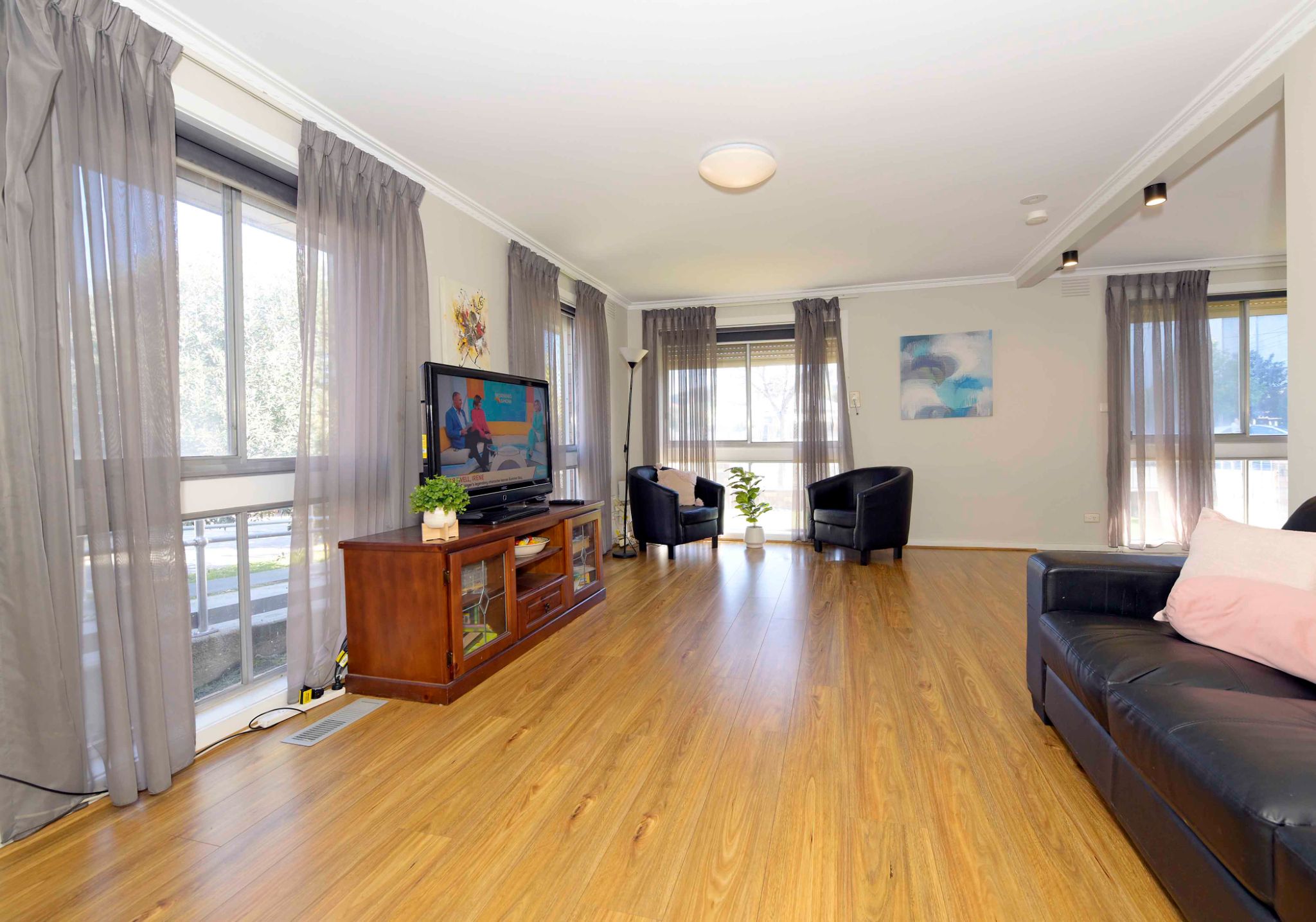 West Footscray living, accessible & inviting rental home. SIL supports available — Home image 5
