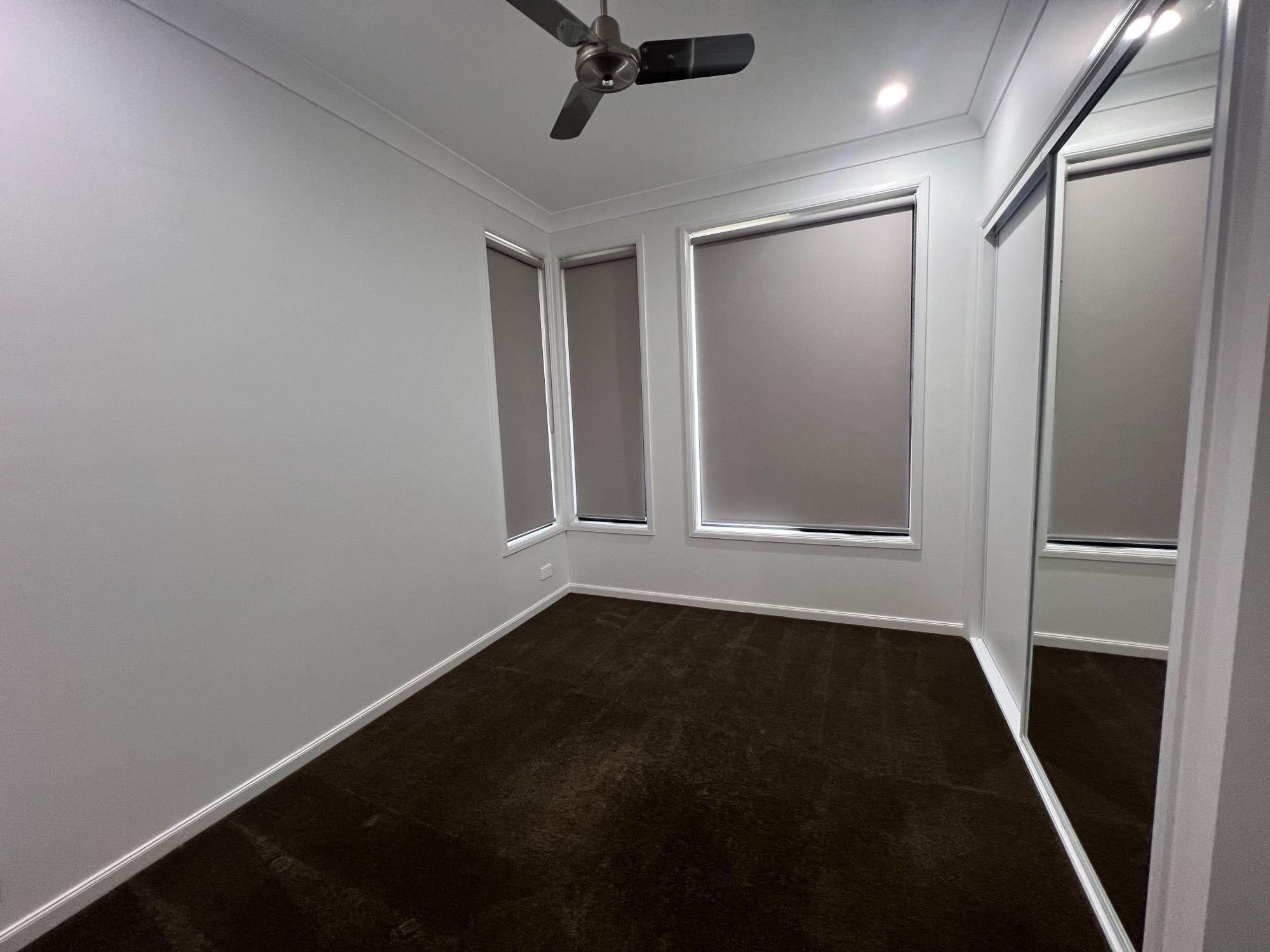 Near new villa style  SIL home — Home image 11