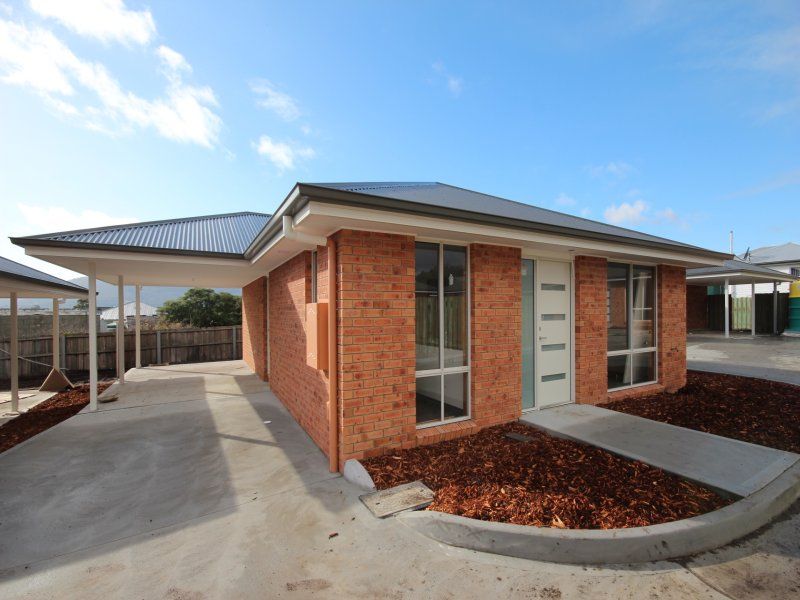 Modern townhouse and contemporary living — Home image 9
