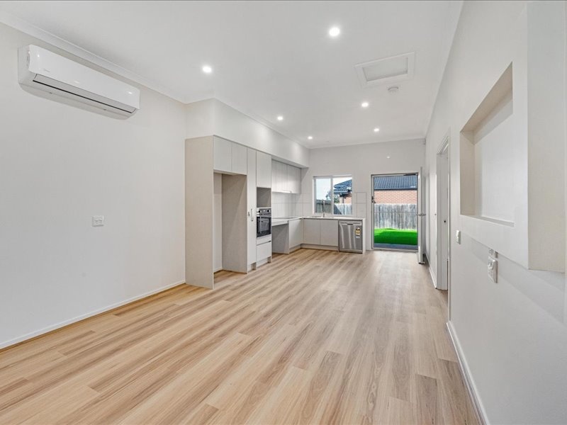 McCulloch St Melton South Vic 3338 — Home image 5