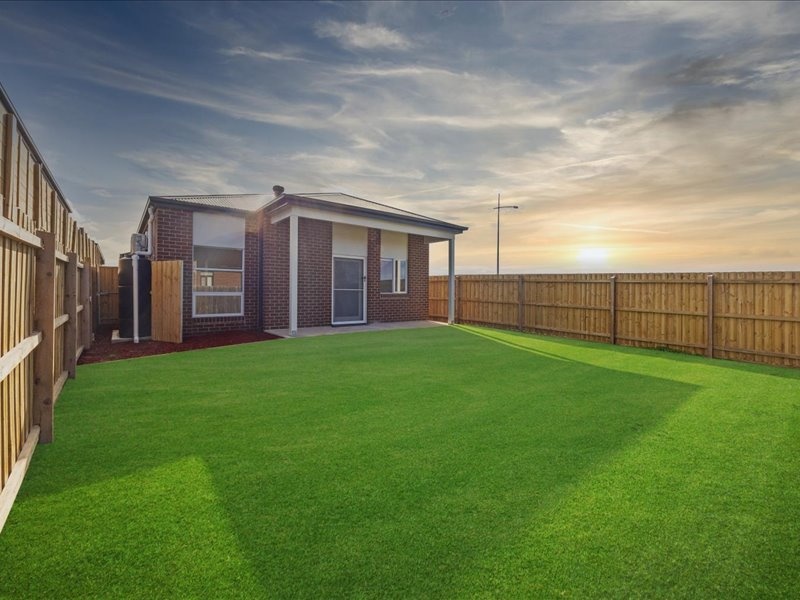 McCulloch St Melton South Vic 3338 — Home image 7