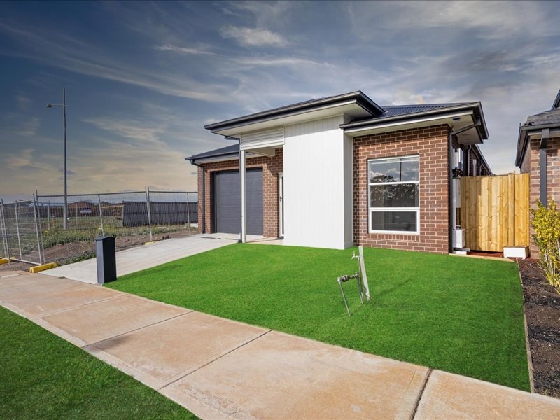 McCulloch St Melton South Vic 3338 — Home image 12