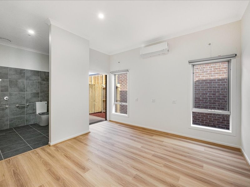 McCulloch St Melton South Vic 3338 — Home image 13