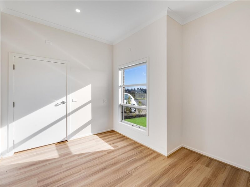 McCulloch St Melton South Vic 3338 — Home image 14