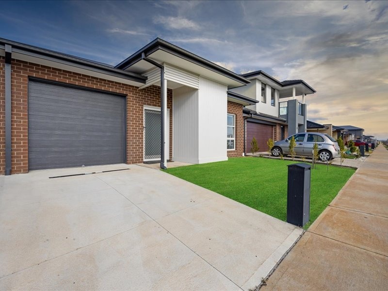 McCulloch St Melton South Vic 3338 — Home image 16