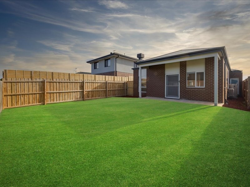 McCulloch St Melton South Vic 3338 — Home image 17