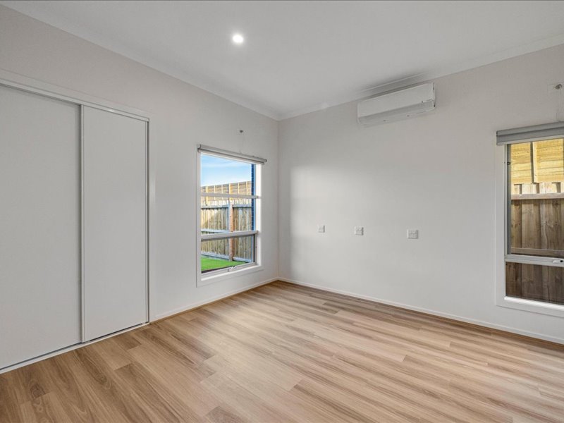 McCulloch St Melton South Vic 3338 — Home image 24
