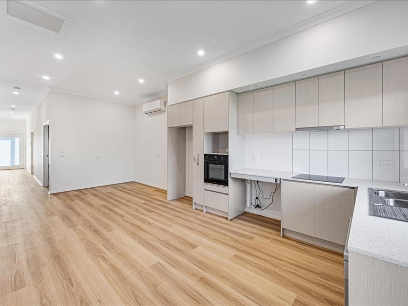 McCulloch St Melton South Vic 3338 — Home image 25