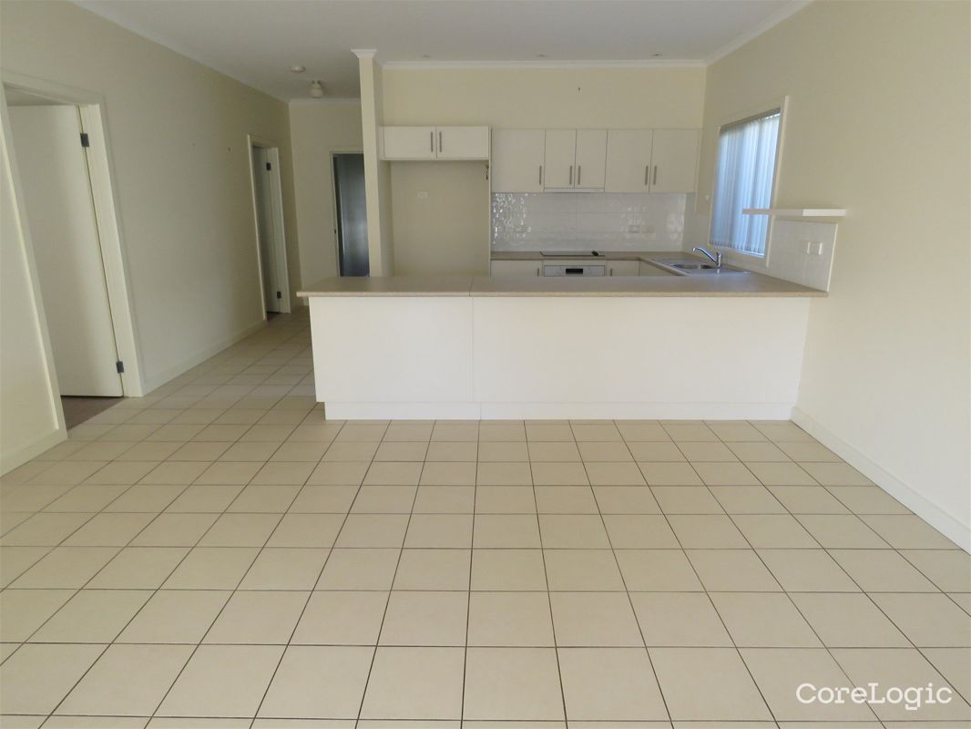 3-Bedroom House In Kadina — Home image 5