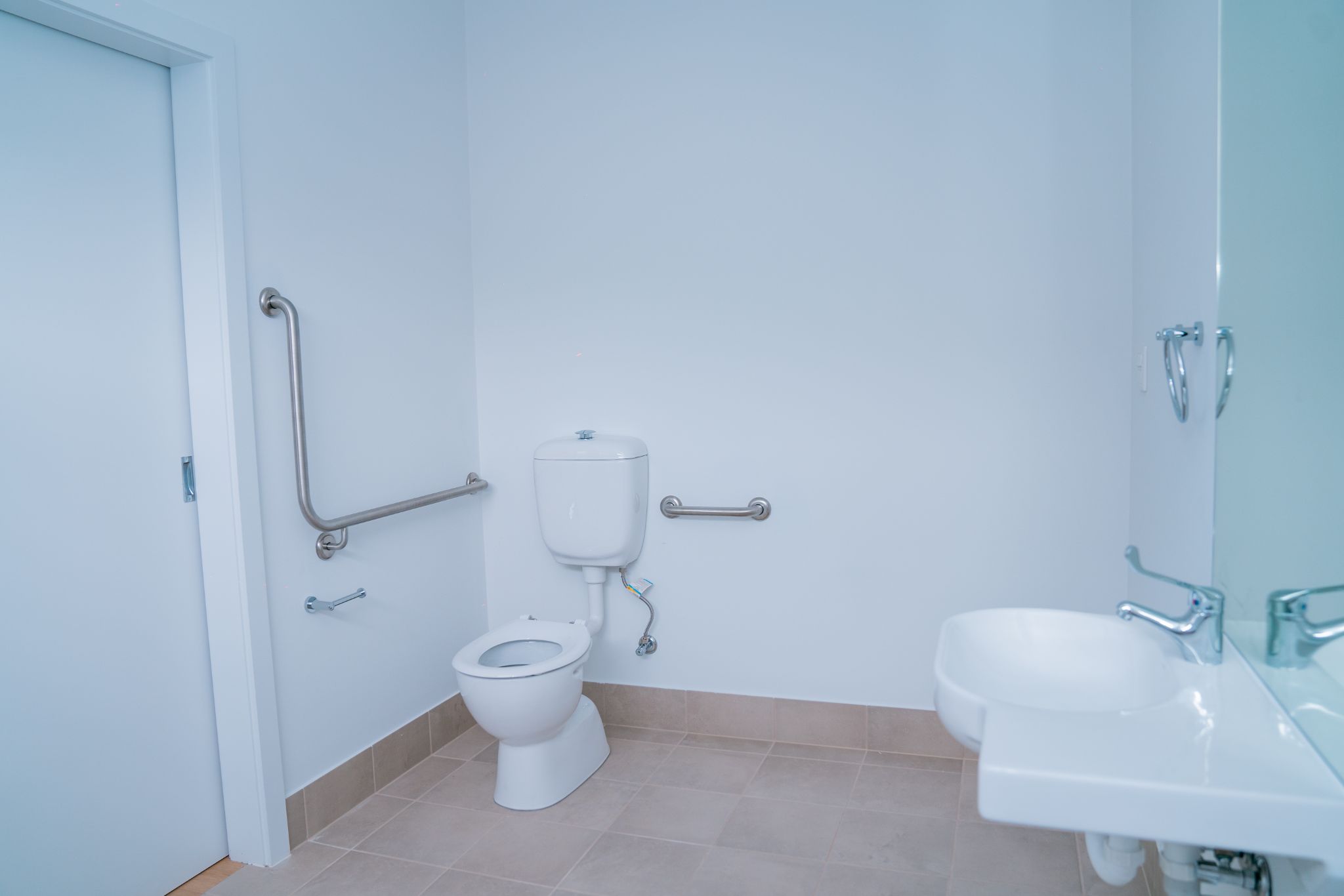 Beautiful 3-bedroom SDA home in Christie Downs — Home image 6
