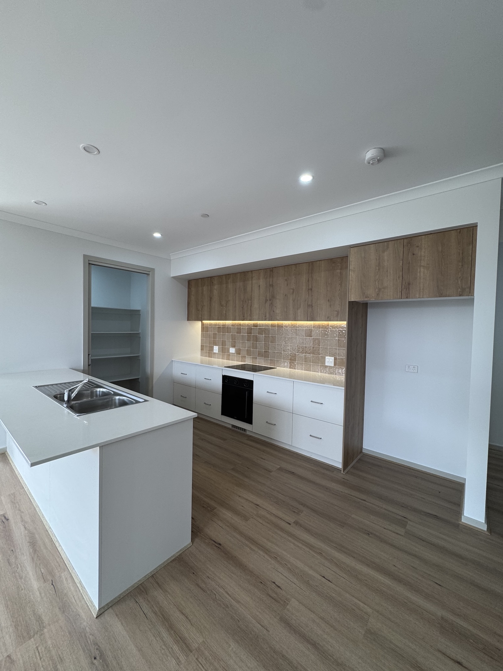 Robust 2 bedroom OOA SDA property with separate adjoining Villa available — Home image 2