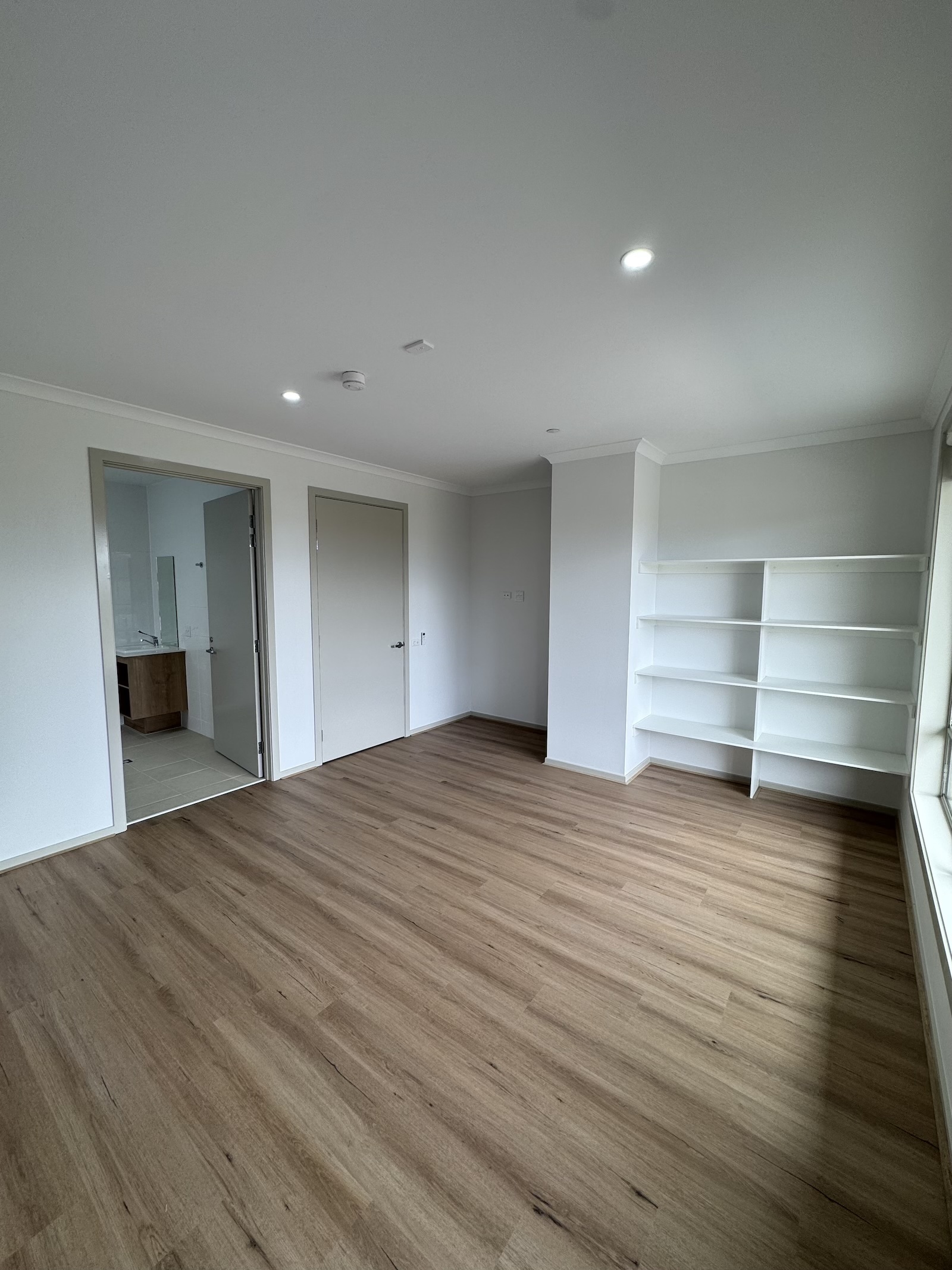 Robust 2 bedroom OOA SDA property with separate adjoining Villa available — Home image 6