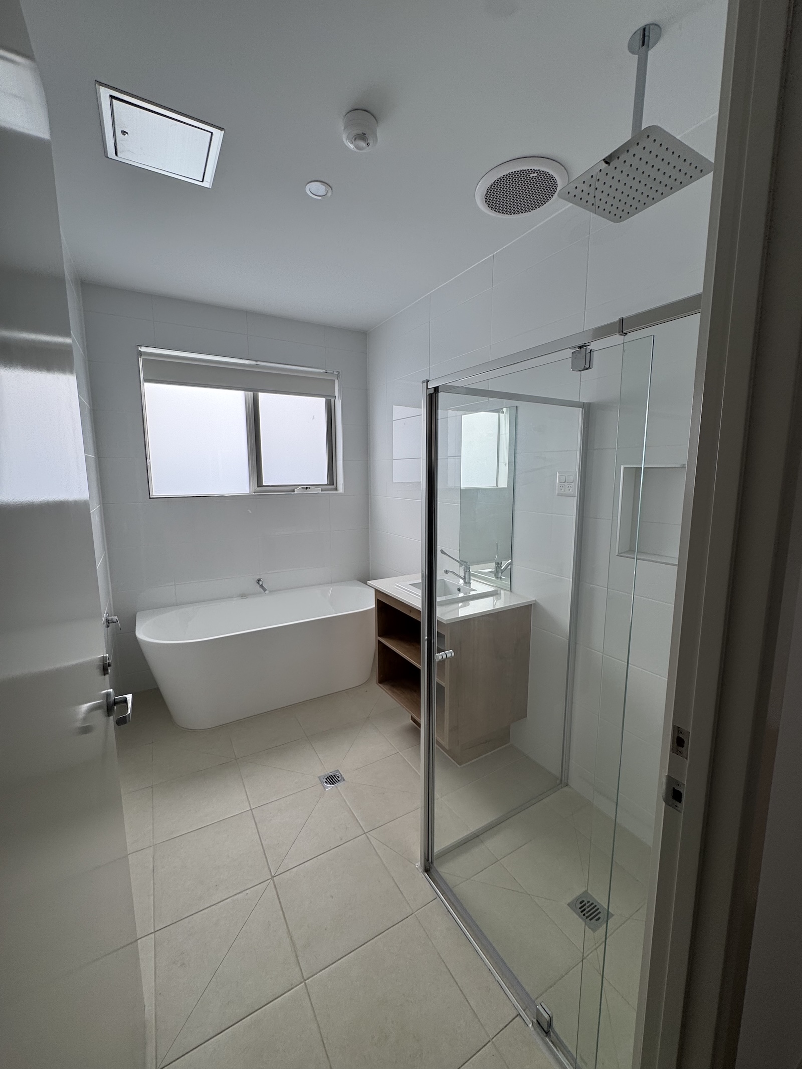 Robust 2 bedroom OOA SDA property with separate adjoining Villa available — Home image 14