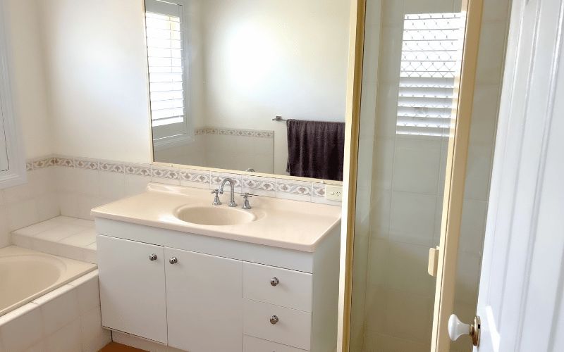 A rare vacancy in our beautiful Wellington Point home! — Home image 6